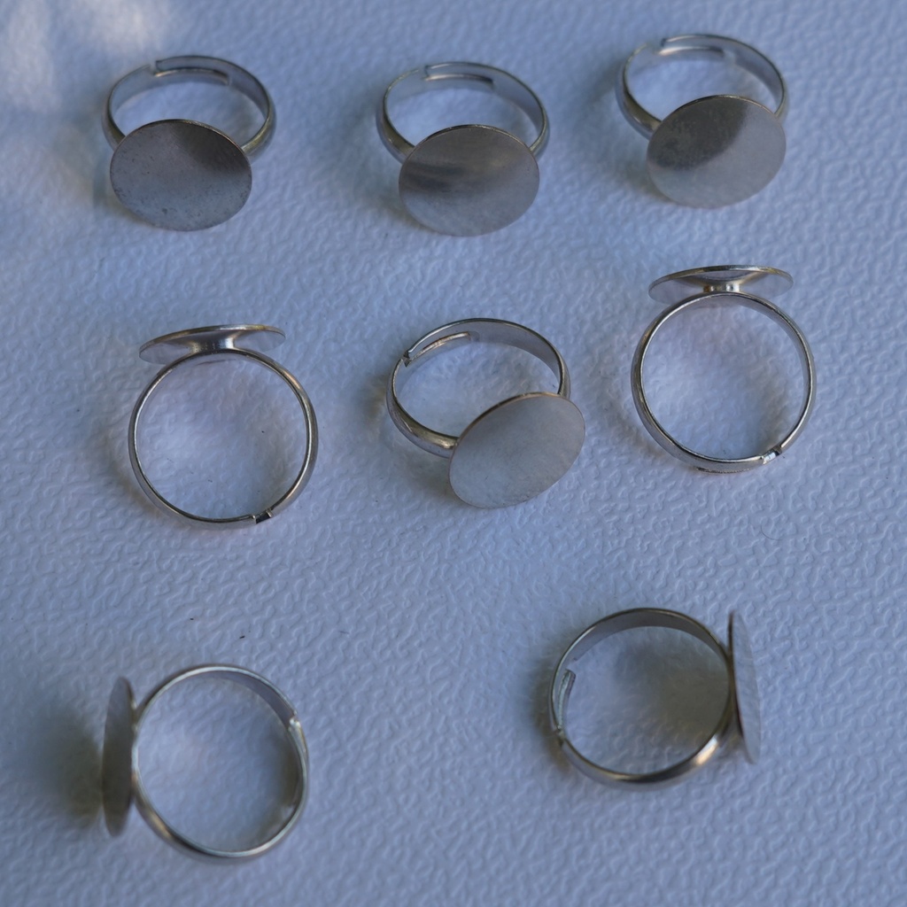 Bague réglable plateau rond fond plat 14 mm Argentée