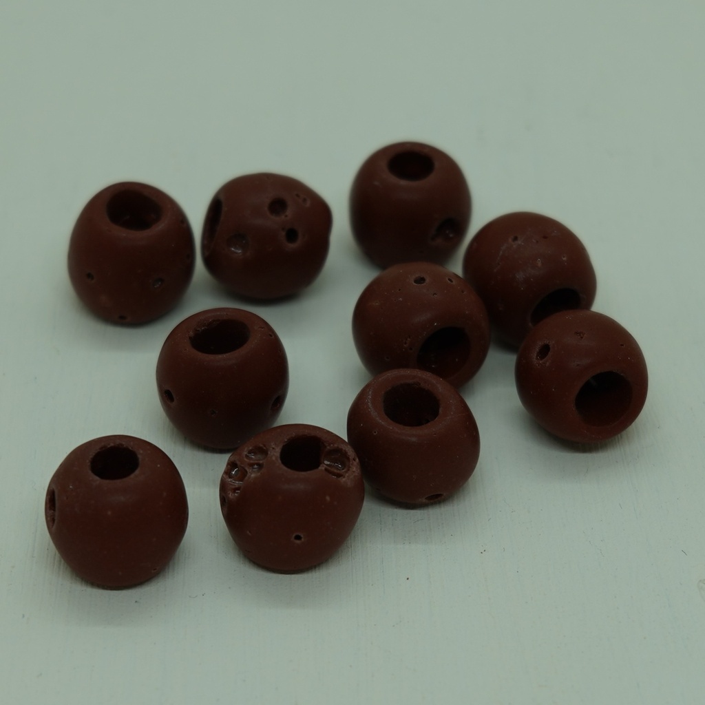 Perle ronde en coquillage bordeaux 16mm