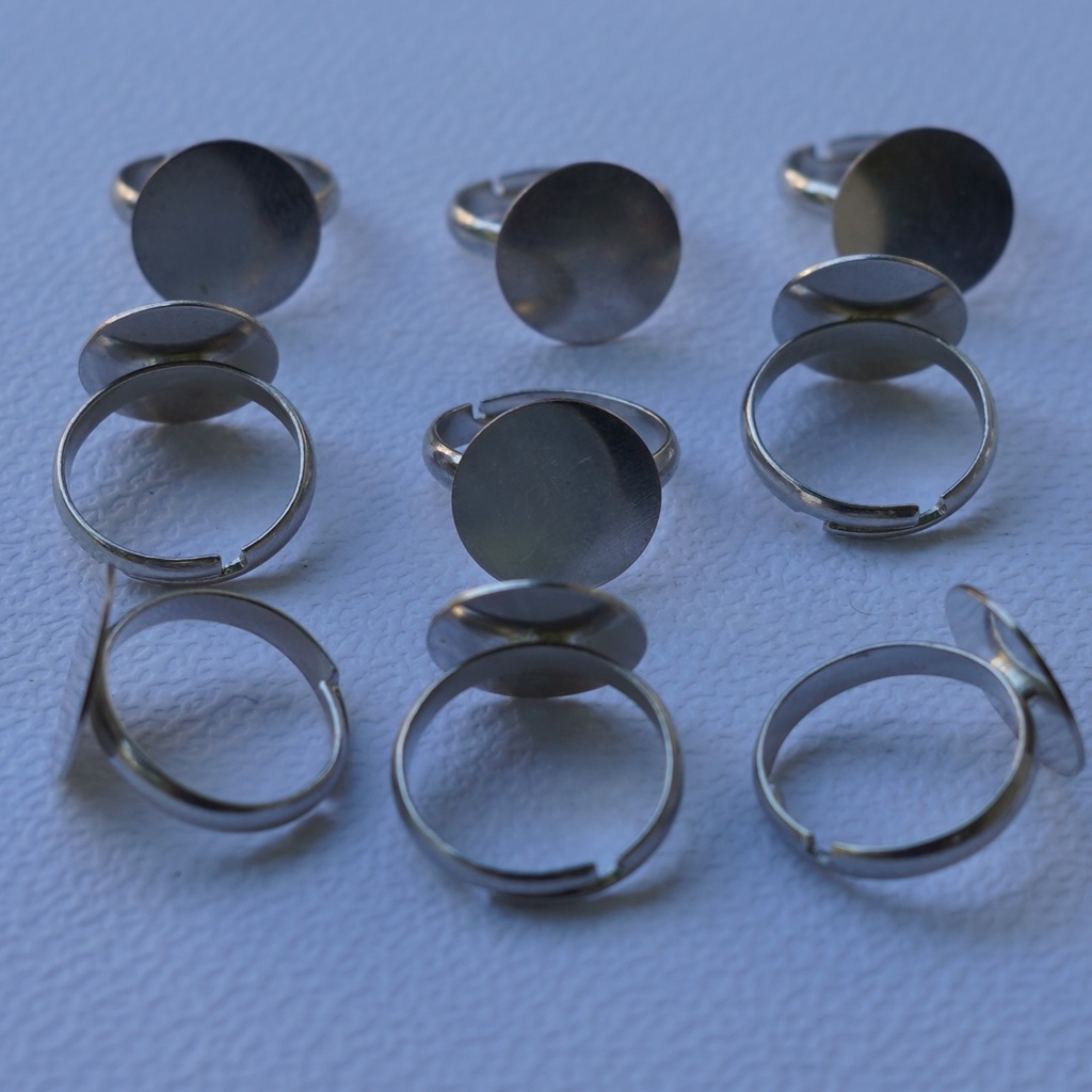 Bague réglable plateau rond fond plat 14 mm Argentée